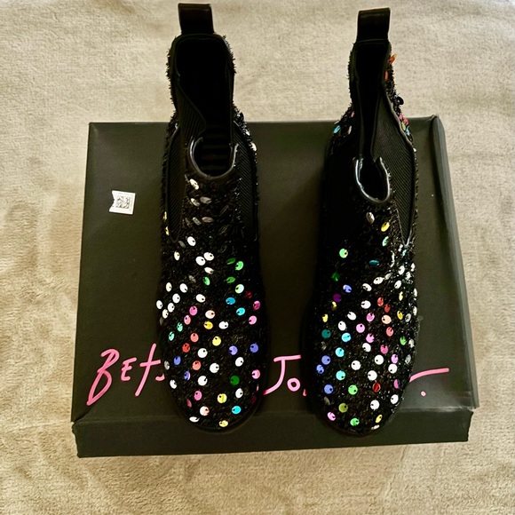 Betsey Johnson Rowann Booties - Picture 3 of 4